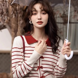Striped Polo Neck Knit For Women'S Autumn And Winter New Design, Contrasting Color Lapel Bow Short Fitting Sweater